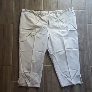 Khaki Capris 26/28